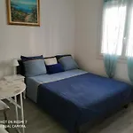 CHAMBRE SPACIEUSE CONFORTABLE,WIFI,Climatisée,près GARE TGV,parking,pt dejeuner