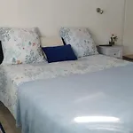 CHAMBRE SPACIEUSE CONFORTABLE,WIFI,Climatisée,près GARE TGV,parking,pt dejeuner