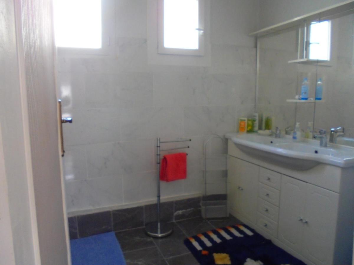 Spacieuse Confortable,wifi,climatisée,près Gare Tgv,parking,pt Dejeuner Habitación en casa particular Perpiñán