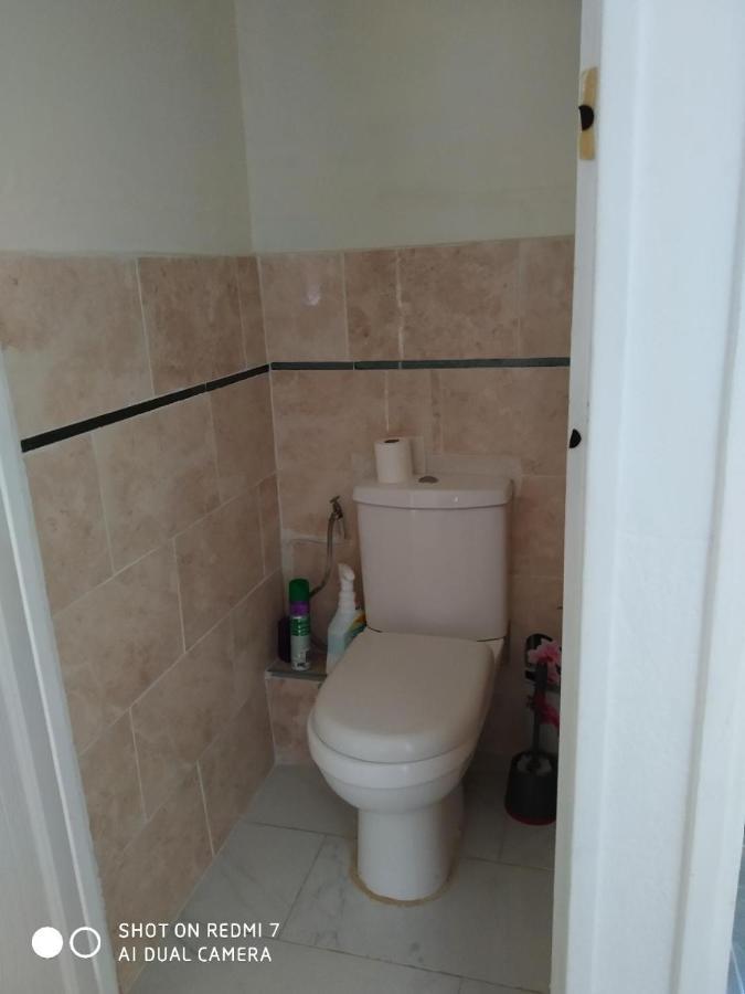 Spacieuse Confortable,wifi,climatisée,près Gare Tgv,parking,pt Dejeuner Habitación en casa particular *